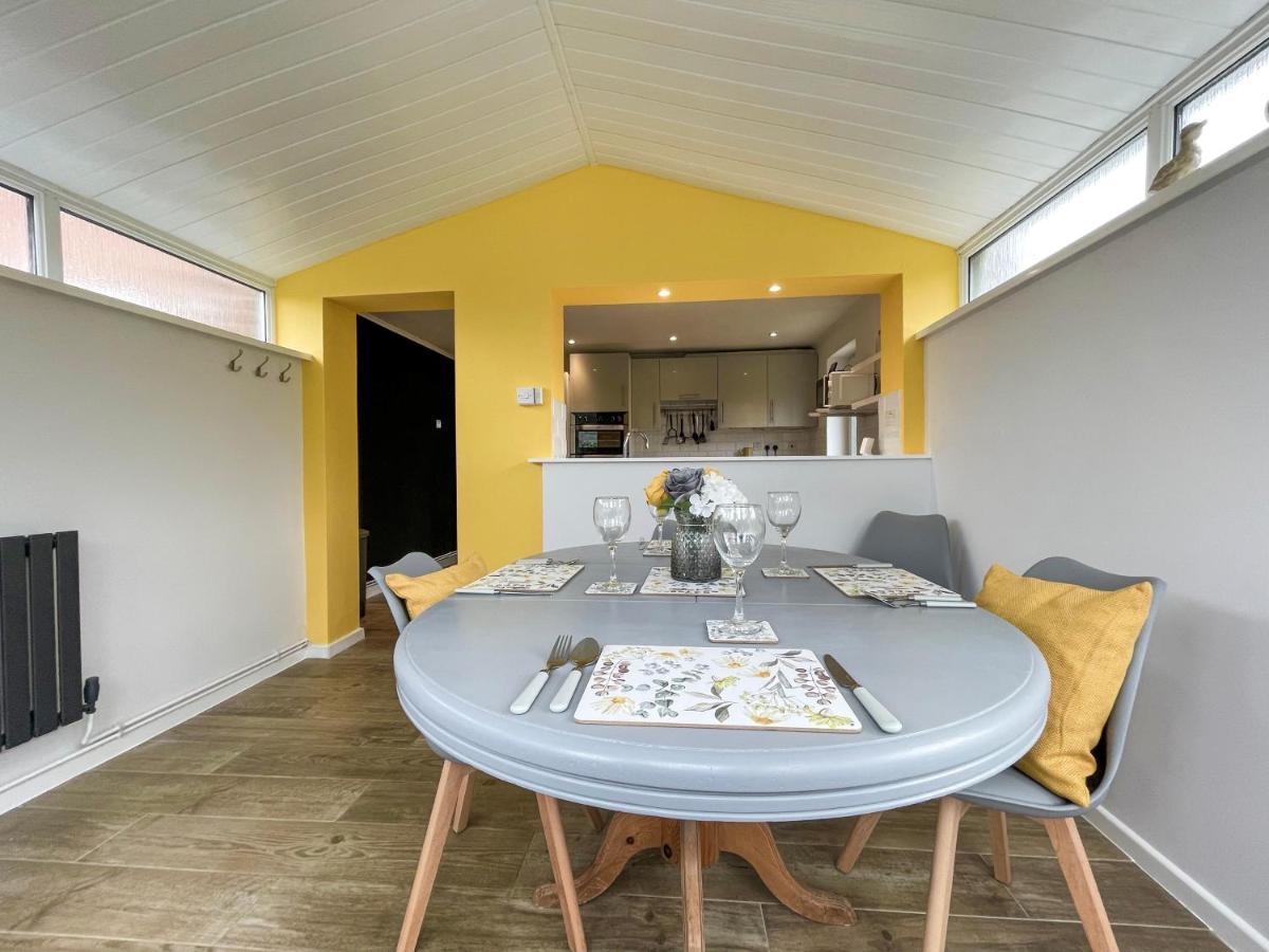 Well Situated, Cosy 2 Bed House Villa West Kirby Kültér fotó